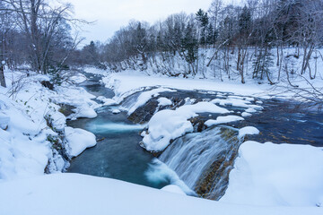 冬の大滝ナイアガラの滝　北海道道南の雪景色