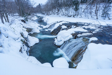 冬の大滝ナイアガラの滝　北海道道南の雪景色