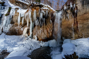 Fototapeta na wymiar 七条大滝　北海道の冬の絶景　自然の芸術の氷瀑