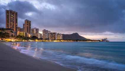 Beutiful Honolulu coastline during sunrise