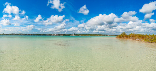 Obraz premium bacalar, quinta roo, mar, barca, acuático, oceáno, playa, cielo, balandra, isla, vela, barco de vela, bajel, viajando, verano, panoramico