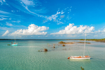 bacalar, quinta roo, mar, barca, acuático, oceáno, playa, cielo, balandra, isla, vela, barco de...