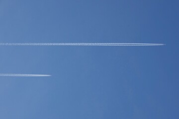2 avions de lignes horizontal