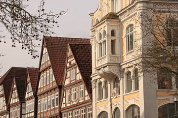 Blickwinkel in der Langen Straße in Detmold; Fachwerkhäuser und Jugendstil  - obrazy, fototapety, plakaty
