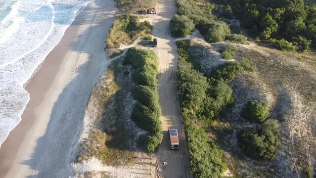 Motorhome Campervan Trailer Van Drone Praia Mo&ccedil;ambique Floripa Florianopolis Estrada Terra Natureza Areias Brancas Oceano Atl&acirc;ntico Surf Praias Selvagens Trilhas Belezas Naturais Fauna Flora Restinga