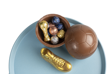 Easter egg in the shape of a soccer ball filled with small assorted chocolates_6.