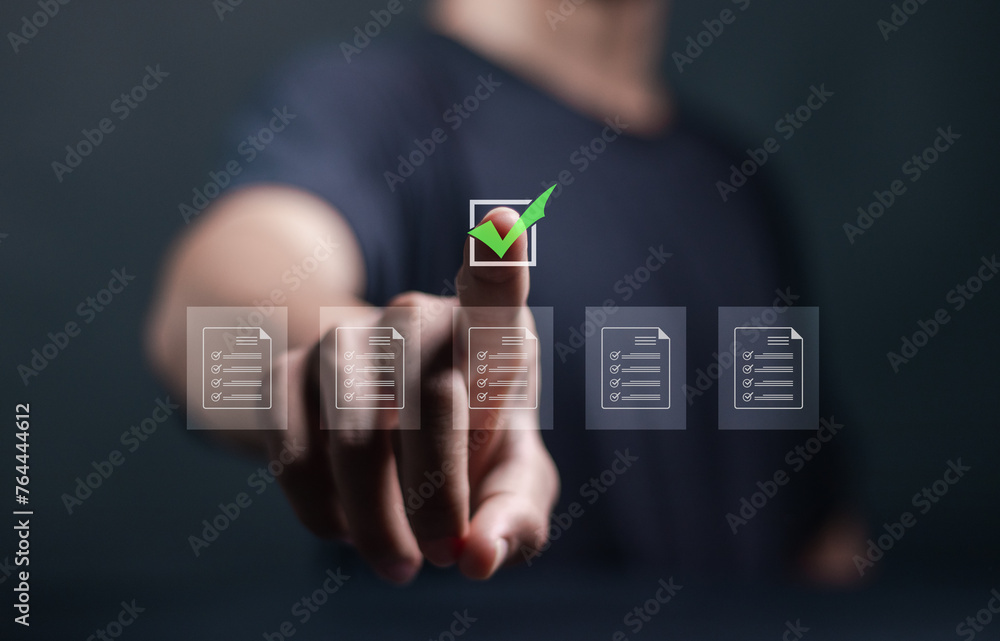 Aufkleber business performance checklist concept. checking mark on check box to approved documents. business e