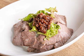 ローストビーフ丼　
Roast beef bowl