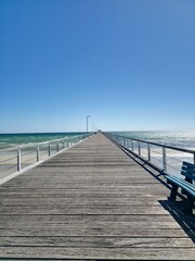 Obraz premium Iconic Semaphore Beach Jetty in Adelaide, March 2024, viewed from the front