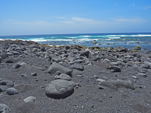 Lanzarote - schwarzer Lavastrand im Westen
