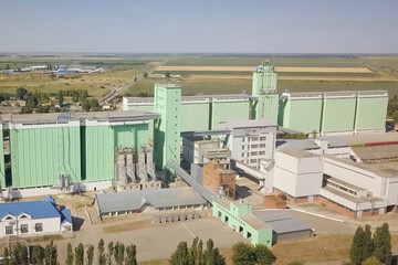 Obraz premium Grain elevator, Grain terminal in rural village.