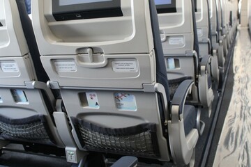 seats in an airplane	interior aeronave