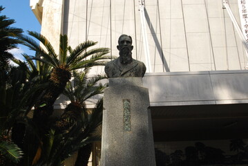 学校、四国、愛媛、お堀、門