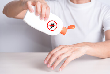 hand pouring repellent for mosquitoes, dengue, epidemic, infection