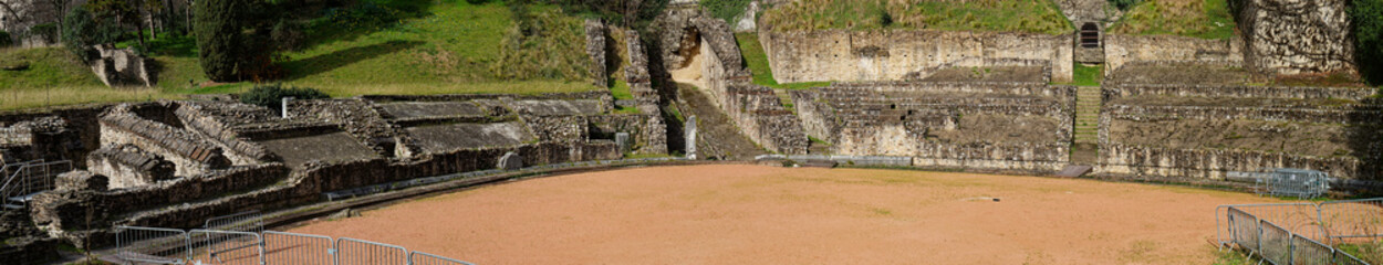 Vue panoramique de l'amphitéatre romain des trois gaules, site historique des martyrs de Lyon, France