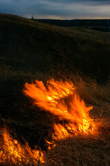 Wiosenne wypalanie Traw - 764982492