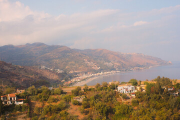 Fototapeta na wymiar view of the city of taormina