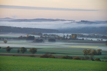 Morgen Nebel im Coburger Land Oberfranken Deutschland