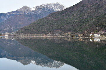 Schöne Landschaft am Ledrosee im Trentino