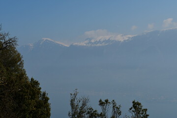 Fototapeta na wymiar Schöne Landschaft am Ledrosee im Trentino
