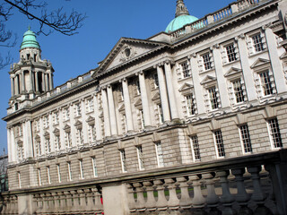 Obraz premium City Hall from Donegal square street - Belfast city - County Antrim - Northern Ireland - UK
