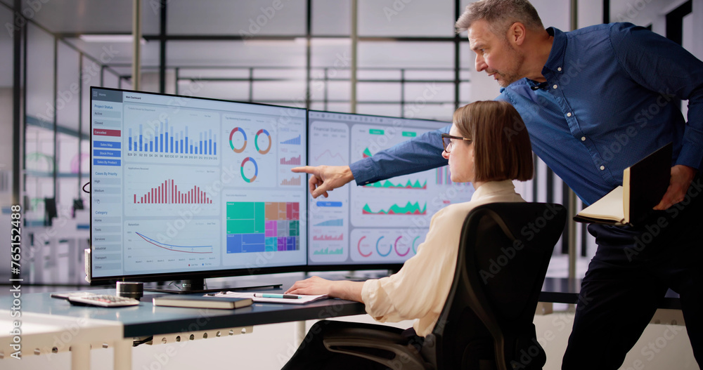 Fototapete Data Analyst Using Data Analytics KPI