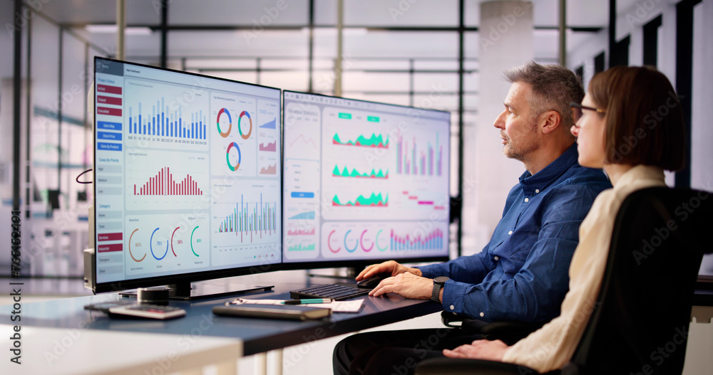 Leinwandbilder Data Analyst Using Data Analytics KPI