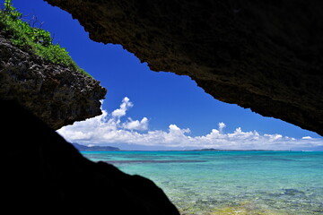 Obraz premium 沖縄県黒島 黒島北側の青い海