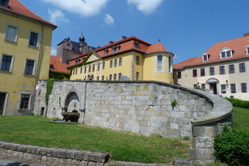 Brunnen an der Mauer am Schoss Ballenstedt in Sachsen-Anhalt