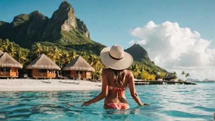 Fototapete Bora Bora, Französisch-Polynesien Attractive woman at the beach in Bora Bora Tahiti 