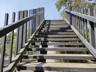 iron ladder of a bridge, escalera de fierro  de un puente
