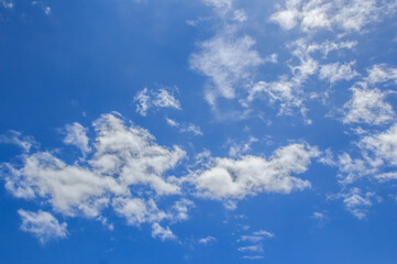 Obraz premium White clouds in the blue sky