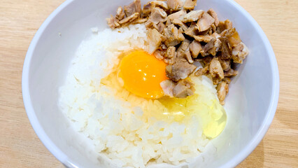 幸ちゃんラーメンの特製卵かけご飯