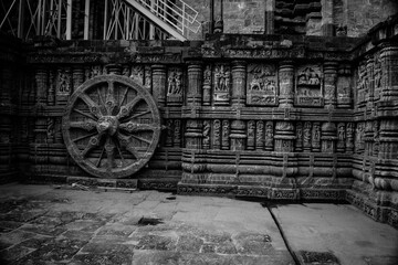 wheel at konark temple bhubaneshwar odisha