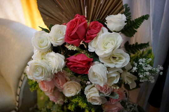 roses of various colors in the bridal bouquet