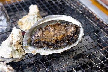アワビの炭焼き