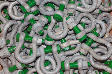 Lots of new cargo rigging shackles.