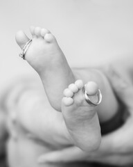 baby feet, photography, idea, wedding rings, toes