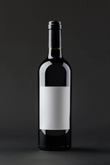 Rotweinflasche mit leerem, weißen Etikett, Weinflaschen Mockup 