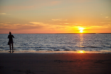 Fototapeta premium Sonnenuntergang am Strand, Insel Borkum, Niedersachsen, Deutschland, Niedersachsen