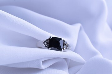 black diamond silver ring srebrny pierścionek z czarnym diamentem  - obrazy, fototapety, plakaty