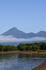 福島県　猪苗代湖と磐梯山