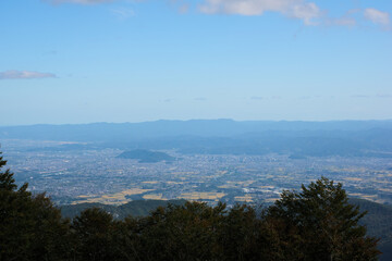 磐梯吾妻スカイラインから見る福島市街地。磐梯吾妻スカイラインは「日本の道１００選」に選ばれた最高のドライブコース。