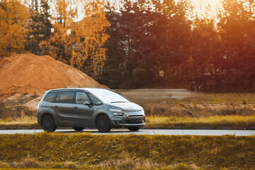 Experience the future of luxury and sport with this SUV. This vehicle has a sleek and innovative design that will turn heads on the road. It also has a high-performance engine and a hybrid system