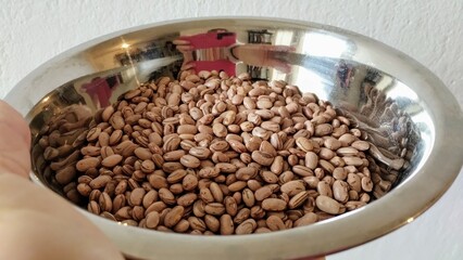 Beans in bowl 