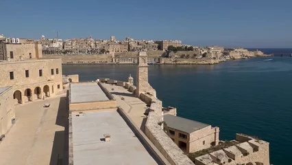 Fotobehang Malta, patrimonio cultural y hermosas playas. Archipiélago situado en el centro del Mediterráneo, sur de Italia, este de Túnez y norte de Libia.  © zsimo