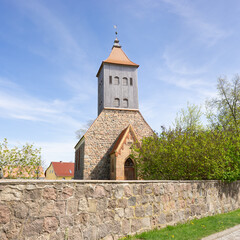 Kleine Dorfkirche in Groß Ziethen, Uckermark - 765865657