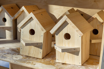 Obraz na płótnie Canvas Russia. Ulyanovsk. Manufacture of wooden birdhouses.