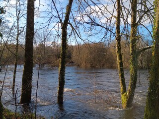 Río Magdalena desbordado a consecuencia de las lluvias en Vilalba, Galicia