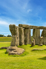 Naklejka premium Stonehenge, prehistoric stone circle monument, cemetery, and archaeological site located on Salisbury, Wiltshire, England. It was built anywhere from 3000 BC to 2000 BC.